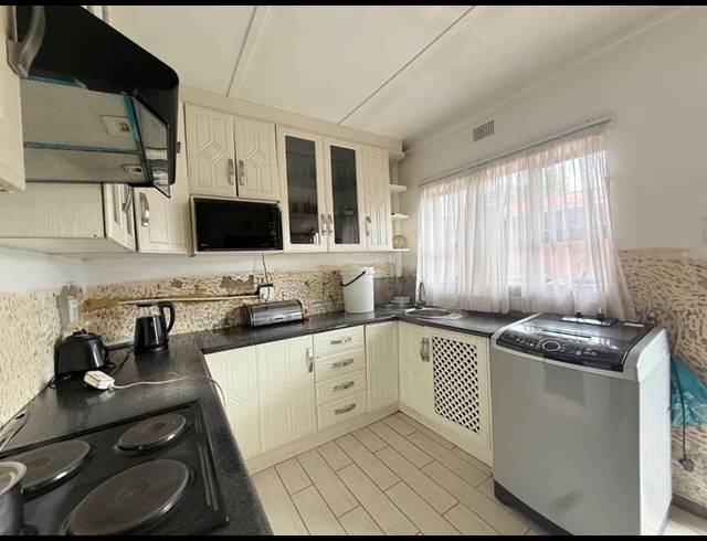 3 BEDROOM HOUSE FOR SALE IN VANDERBIJLPARK CE 2